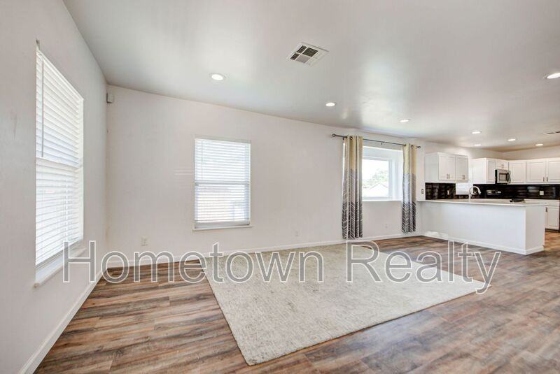 917 Nw 31st St - Photo 6 of 34
