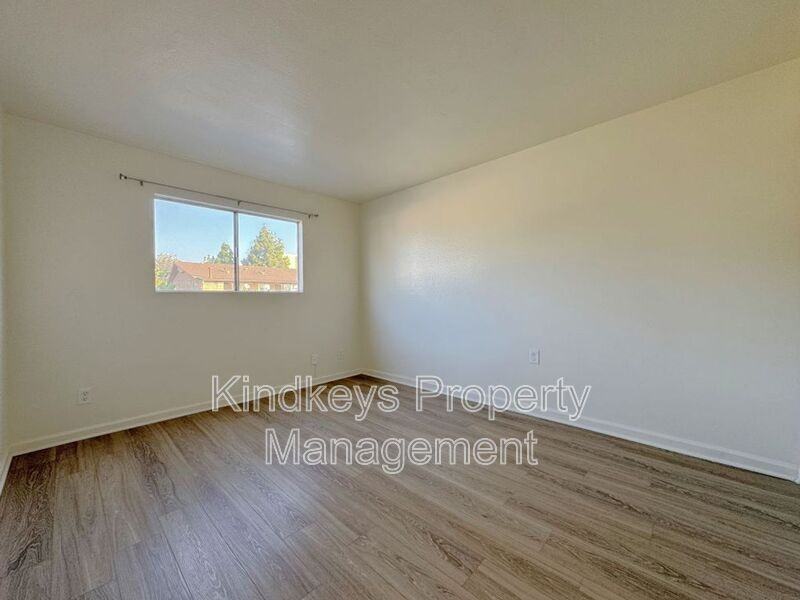 7791 Linda Vista Rd #16 - Photo 6 of 14