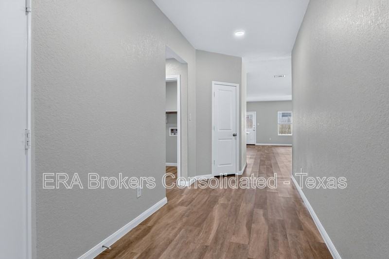 31651 Bard Ln - Photo 3 of 26