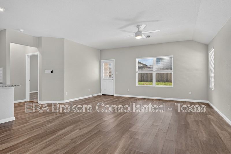 31651 Bard Ln - Photo 6 of 26