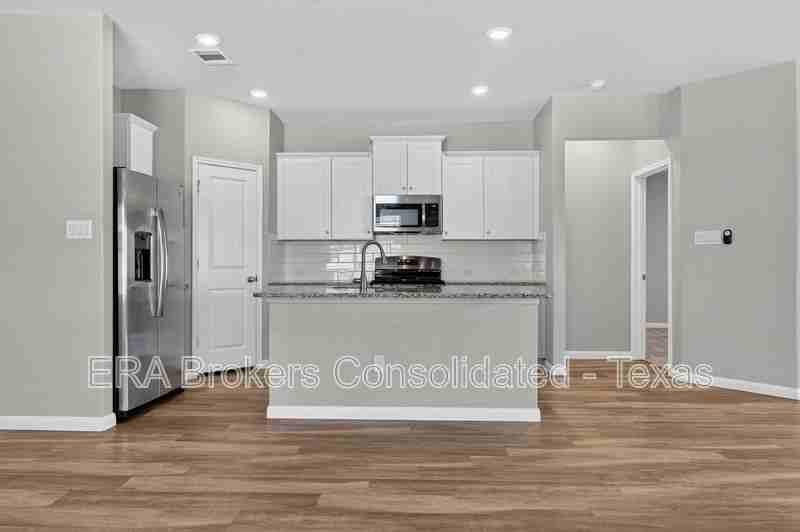 31651 Bard Ln - Photo 7 of 26