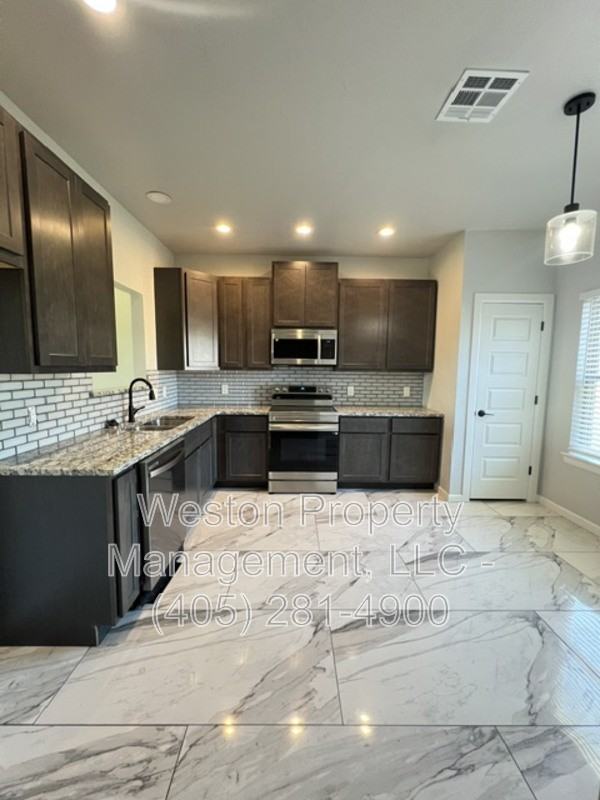 8502 Ne 34th Pl - Photo 4 of 15