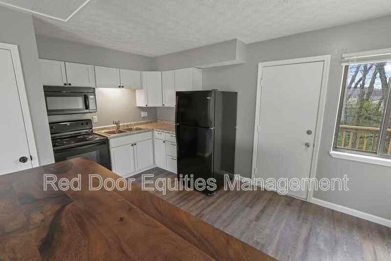 250 Angle St #3A - Photo 2 of 24