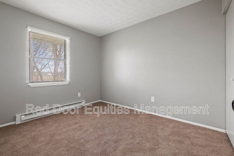 250 Angle St #3A - Photo 5 of 24