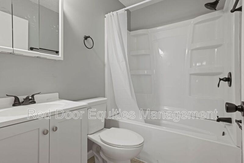 250 Angle St #3A - Photo 7 of 24