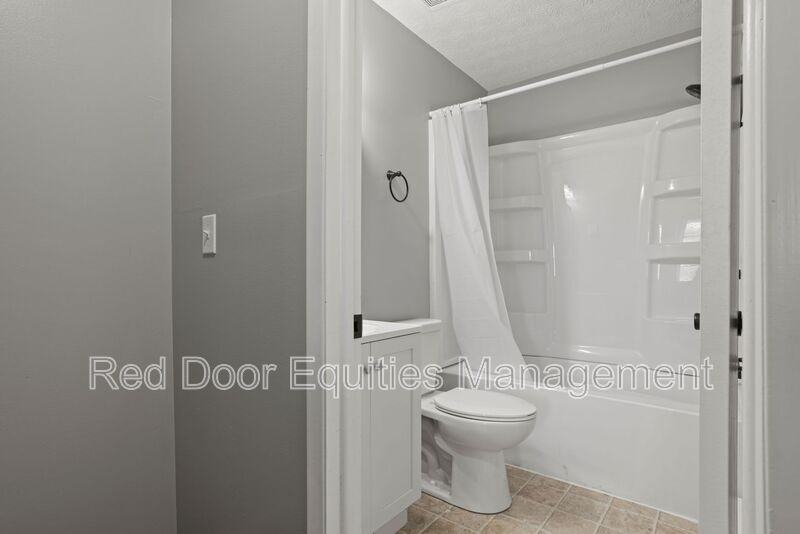 250 Angle St #1D - Photo 4 of 25