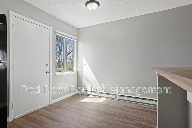 250 Angle St #1D - Photo 7 of 25