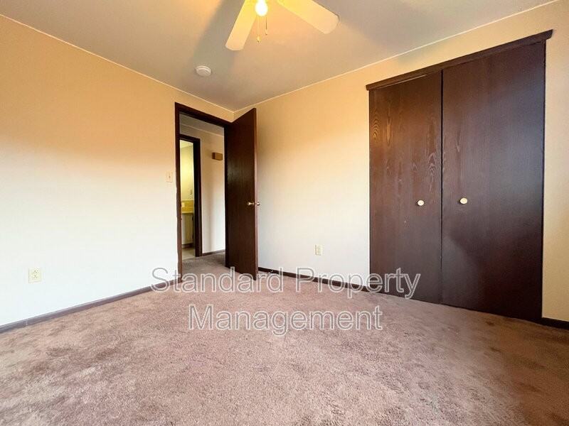 216 Robert Dr #5 - Photo 6 of 8