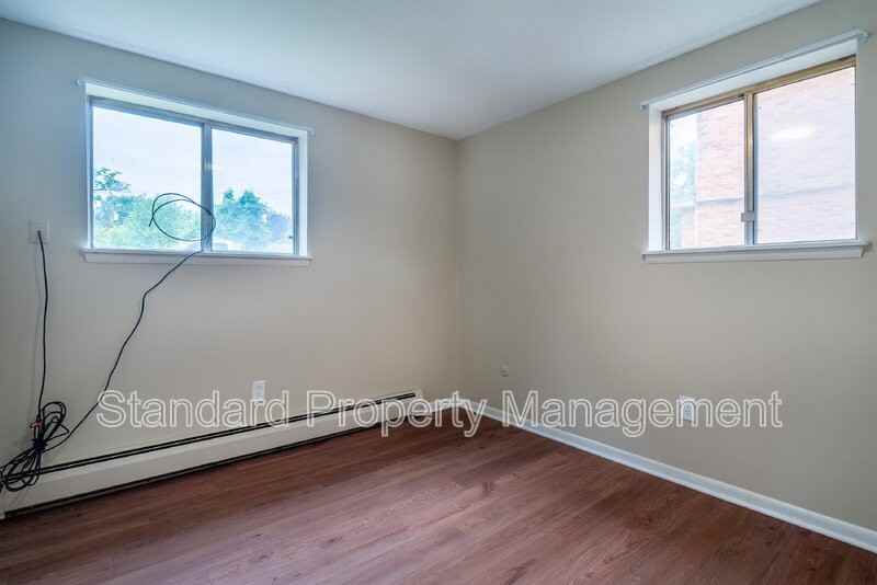 352 Robert Dr #2 - Photo 4 of 7