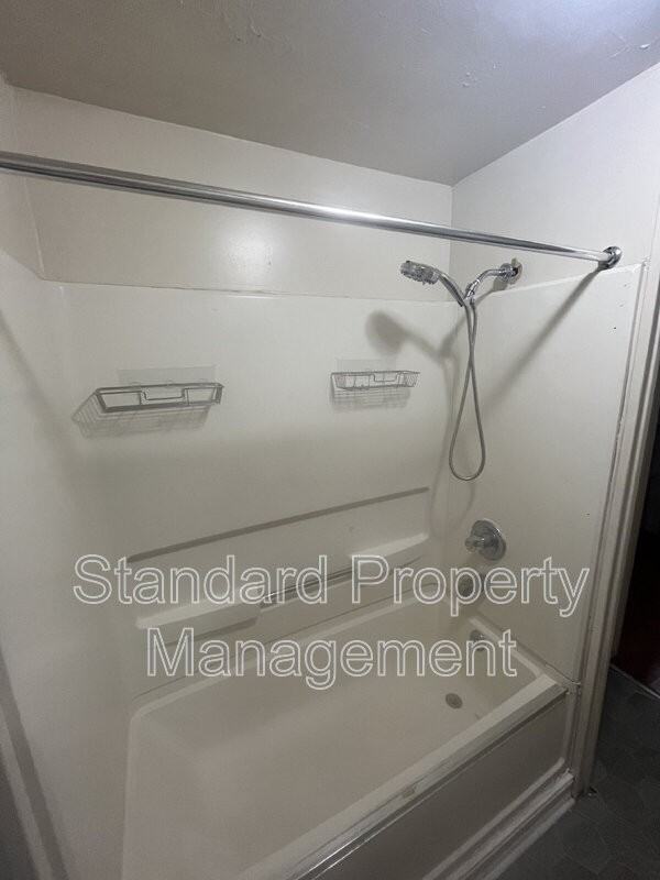 203 Shelter St - Photo 3 of 18