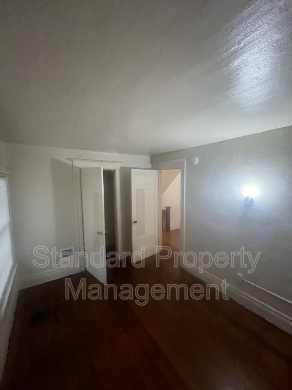 203 Shelter St - Photo 6 of 18