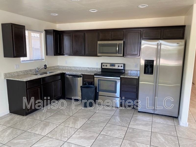 1710 S 8th Ave - Photo 2 of 18