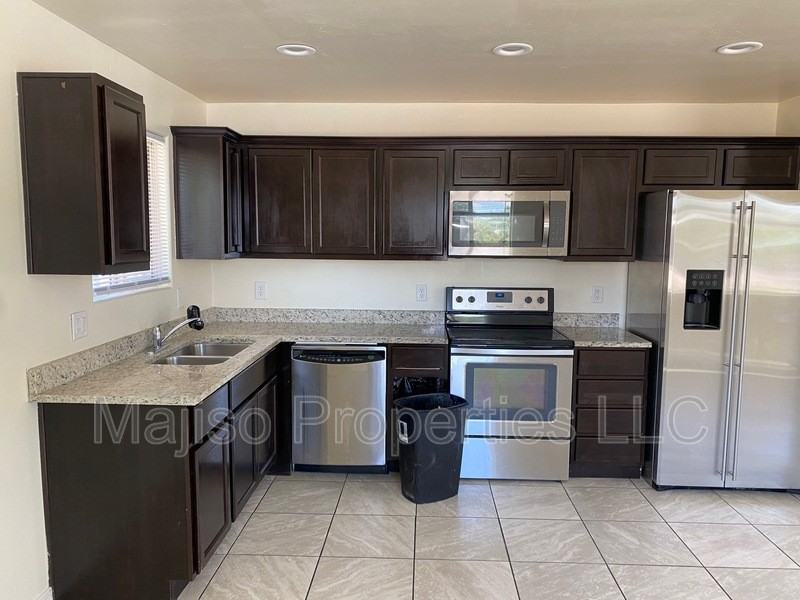 1710 S 8th Ave - Photo 3 of 18