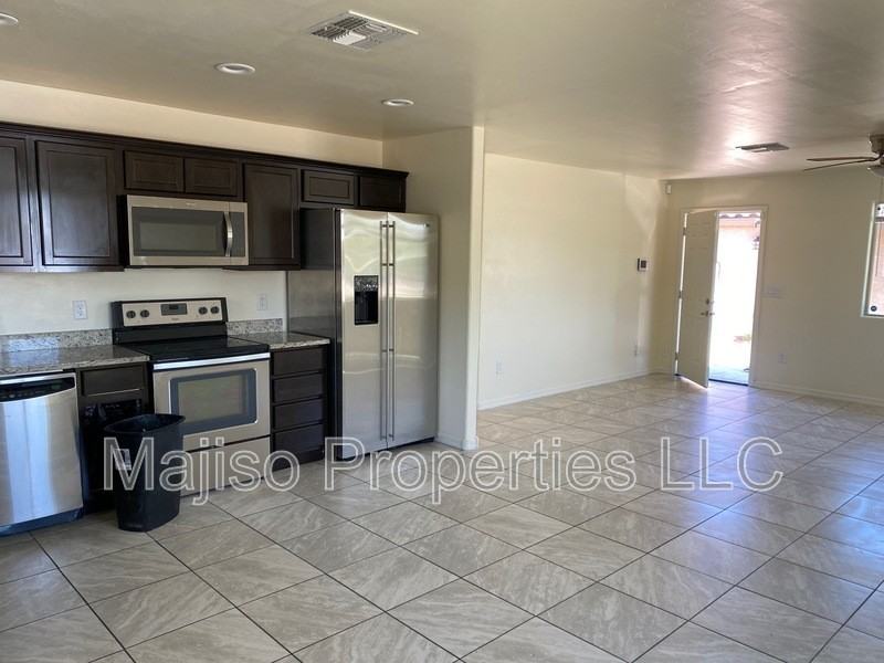 1710 S 8th Ave - Photo 4 of 18