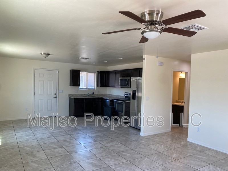 1710 S 8th Ave - Photo 6 of 18