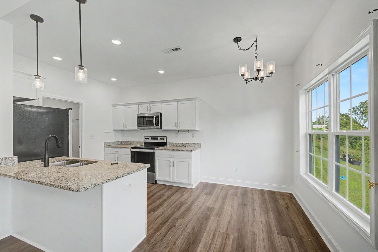 881 Mcfadin Station St - Photo 5 of 17
