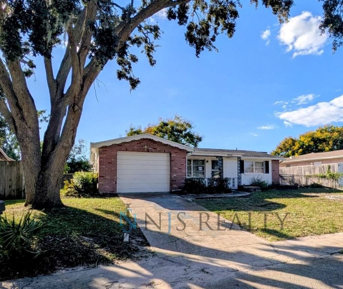 9541 Rainbow Ln - Photo 2 of 14