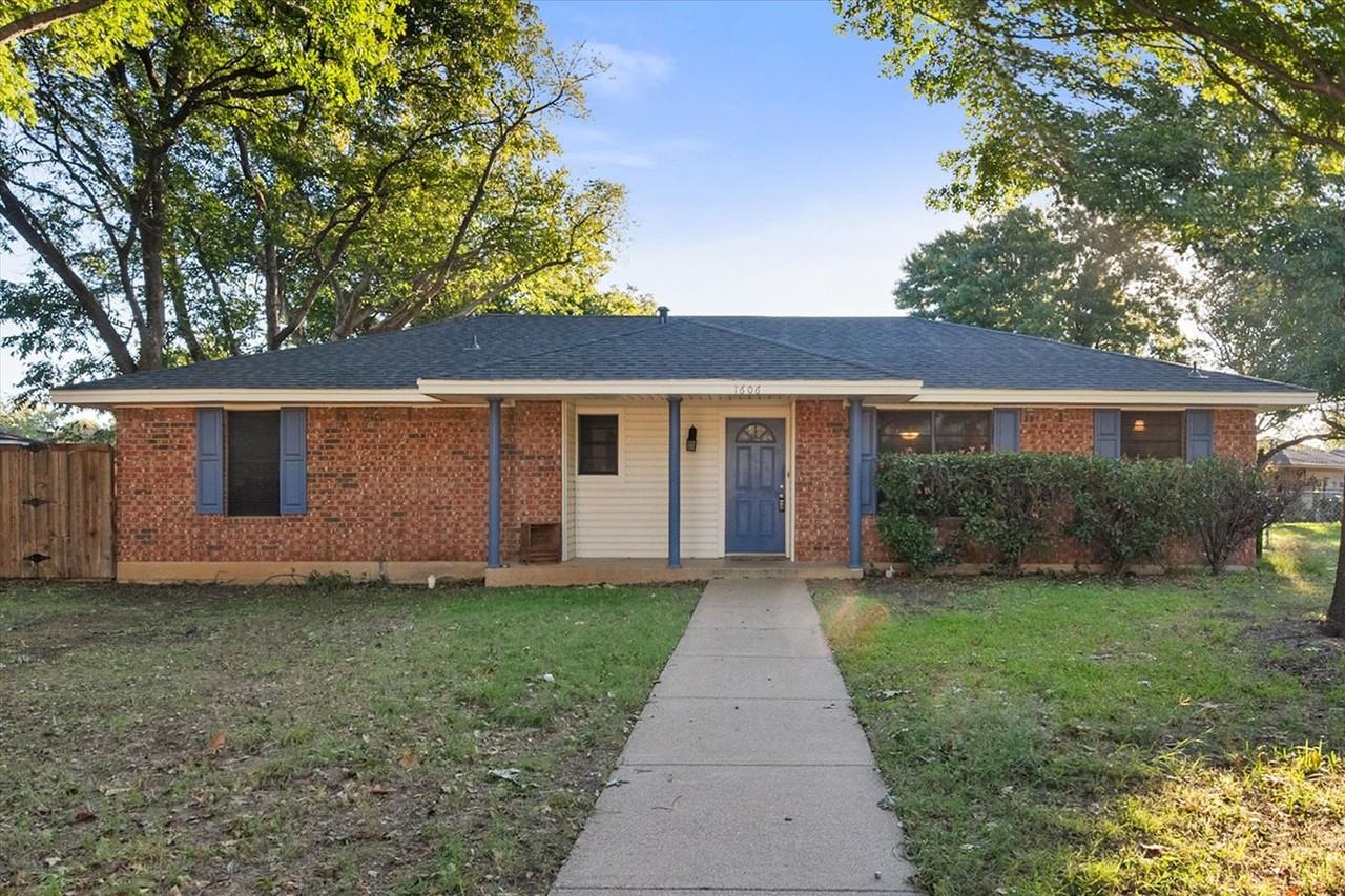 1606 Ridge Ct - Photo 3 of 38