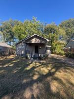 featured image of 2342 Poe Ave