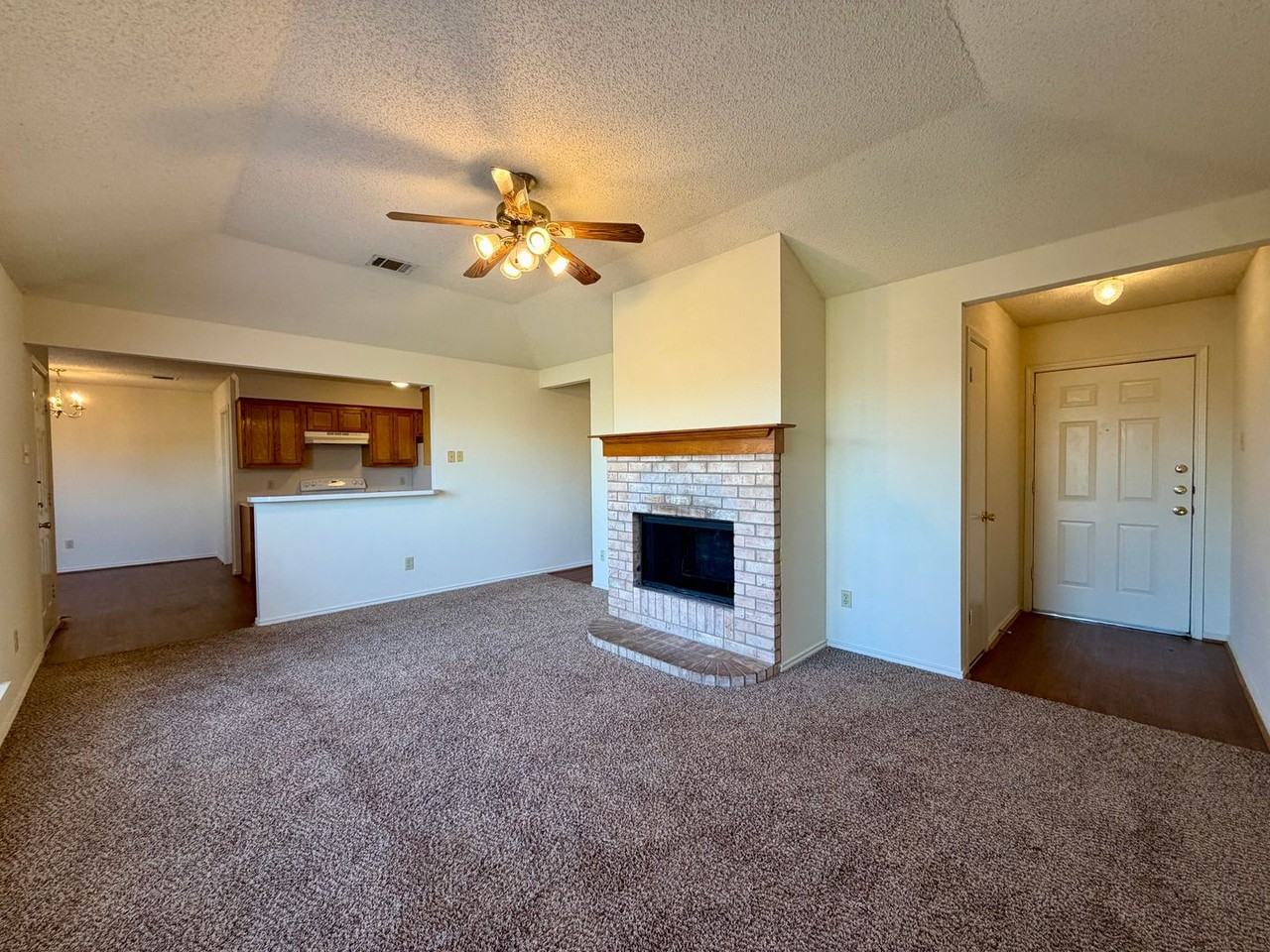9107 Royal Ln - Photo 2 of 14