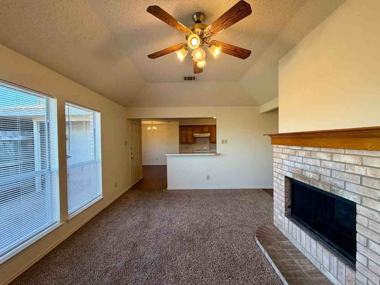 9107 Royal Ln - Photo 3 of 14