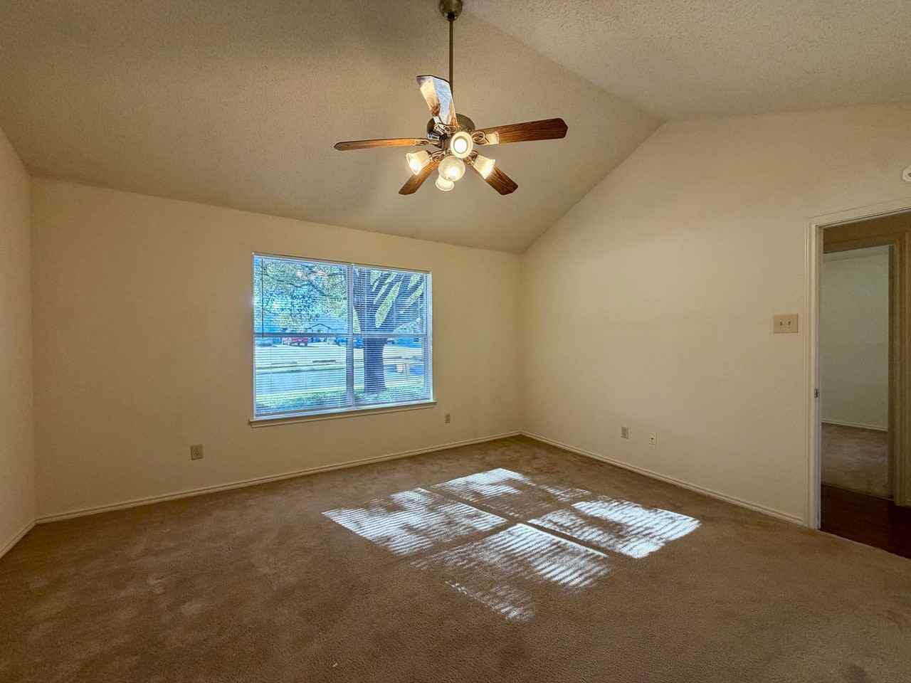 9107 Royal Ln - Photo 6 of 14
