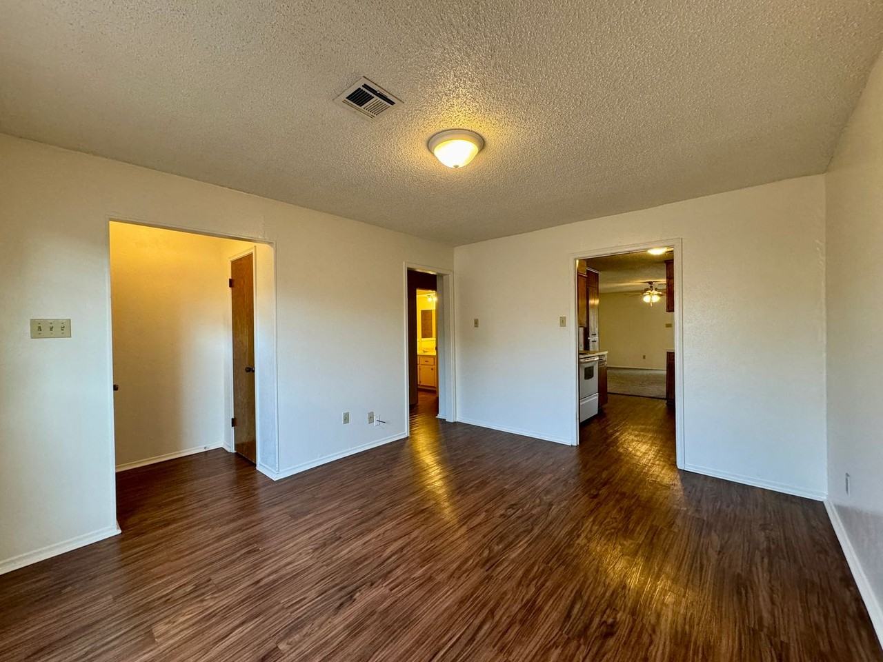 6716 Wiethorn Dr - Photo 2 of 10