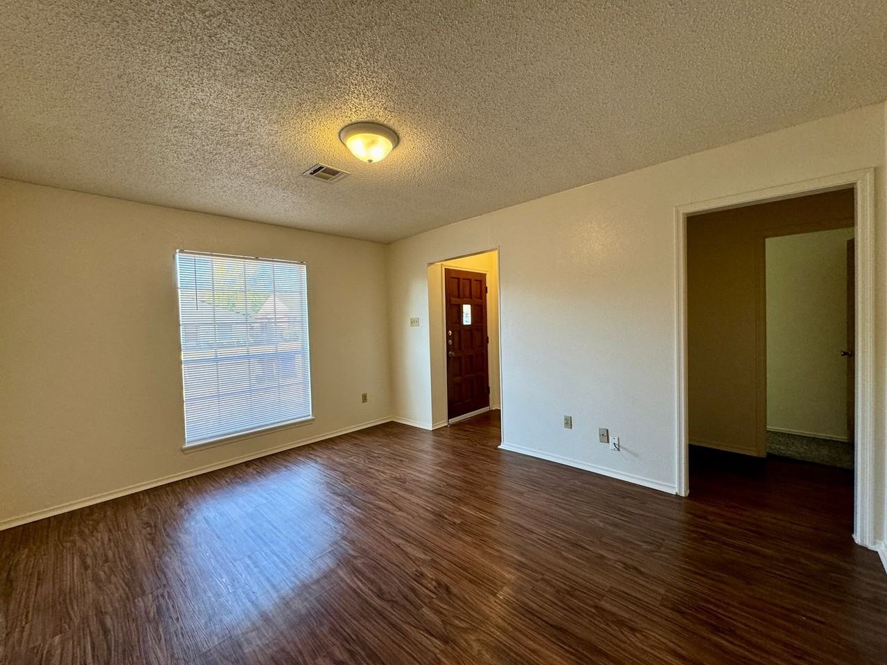 6716 Wiethorn Dr - Photo 4 of 10