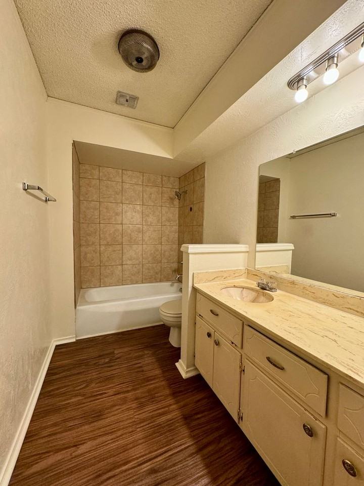 6716 Wiethorn Dr - Photo 6 of 10