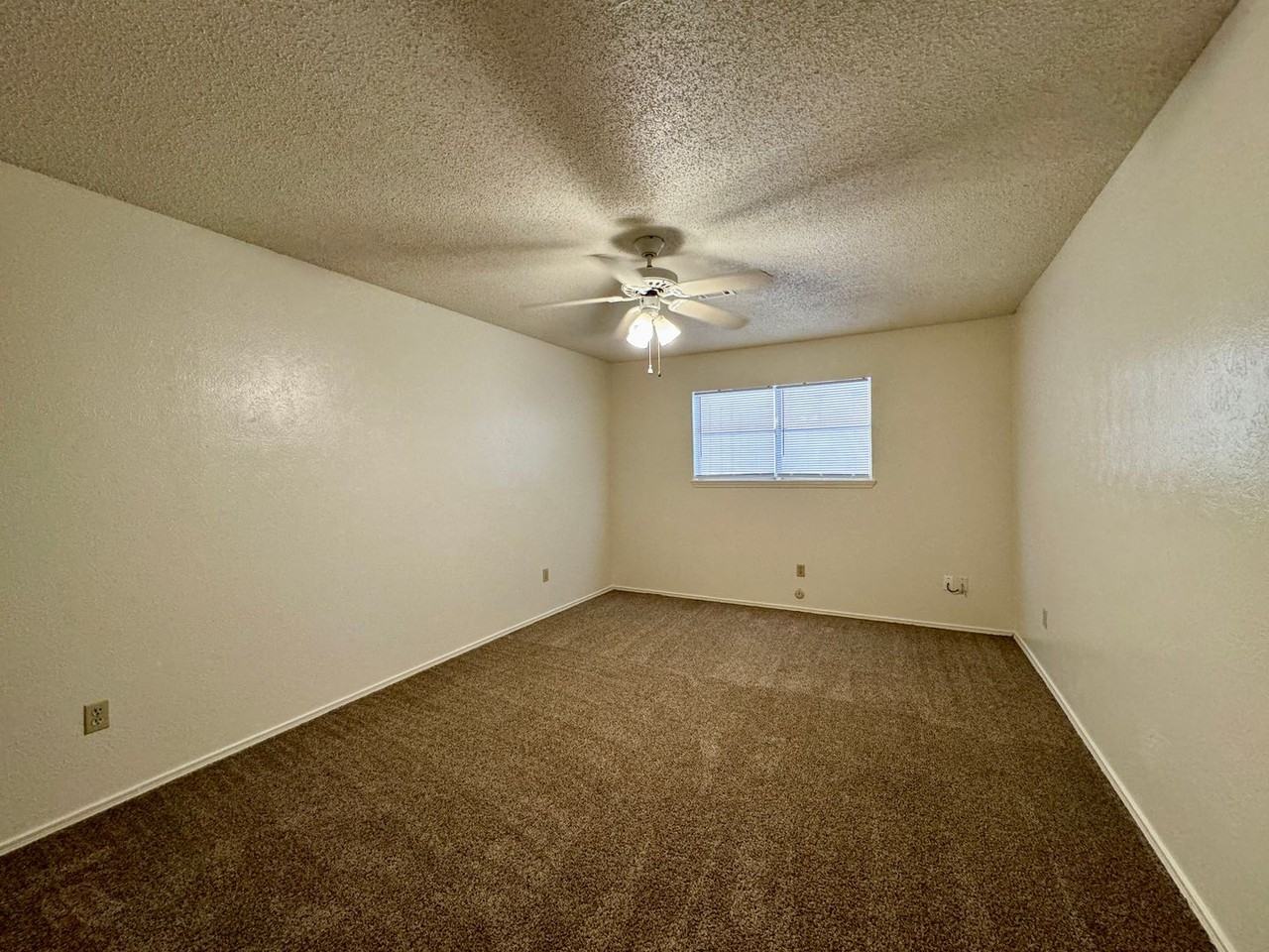 6716 Wiethorn Dr - Photo 7 of 10