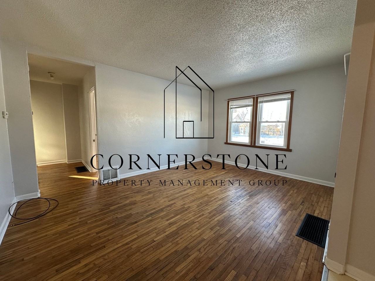 604 S 20th St - Photo 2 of 7