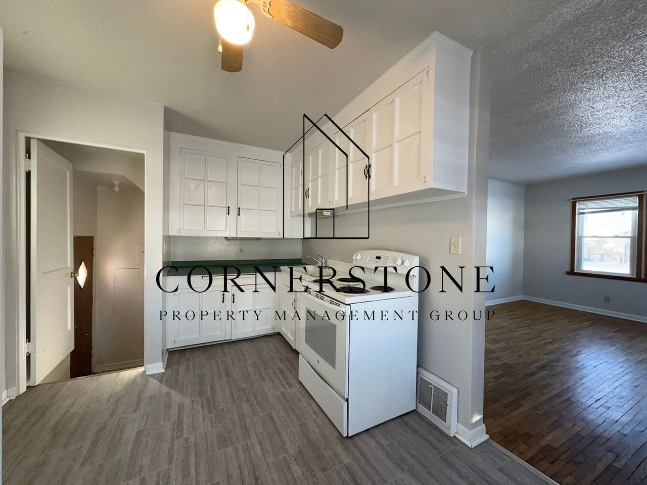 604 S 20th St - Photo 4 of 7