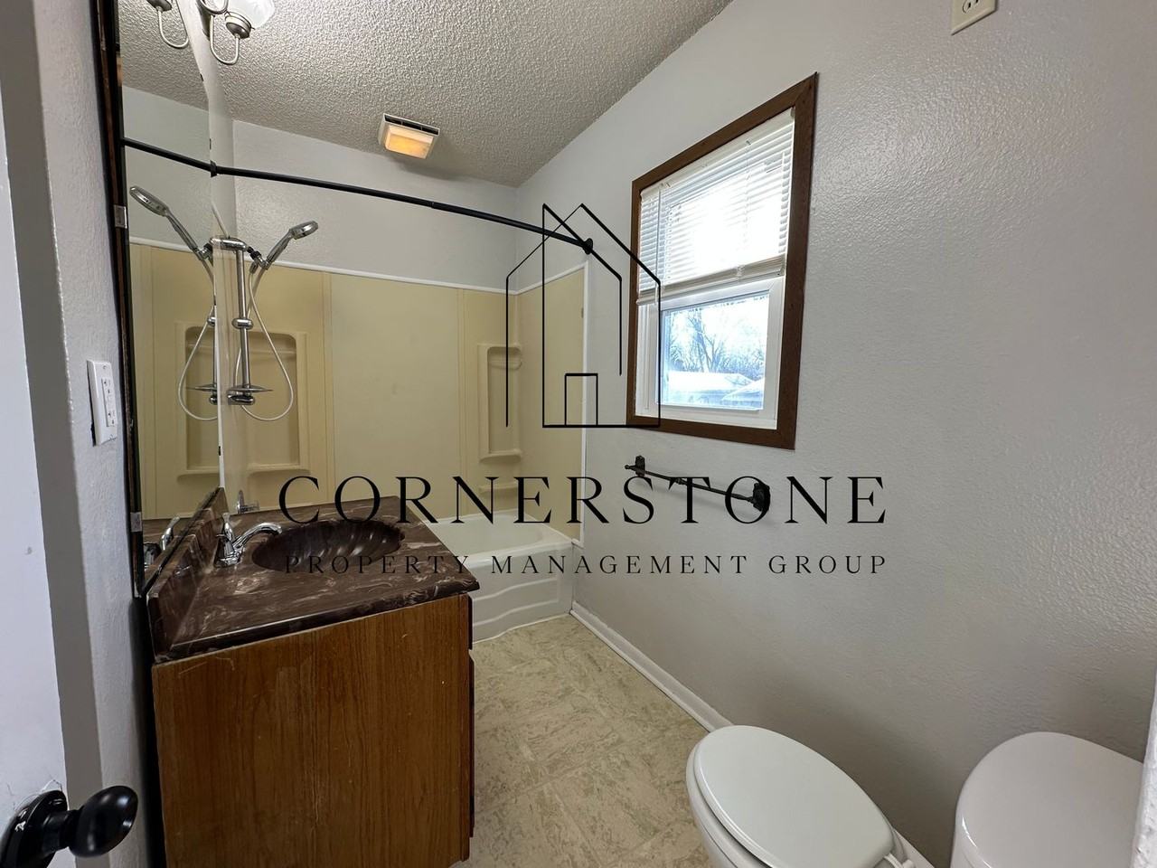 604 S 20th St - Photo 5 of 7