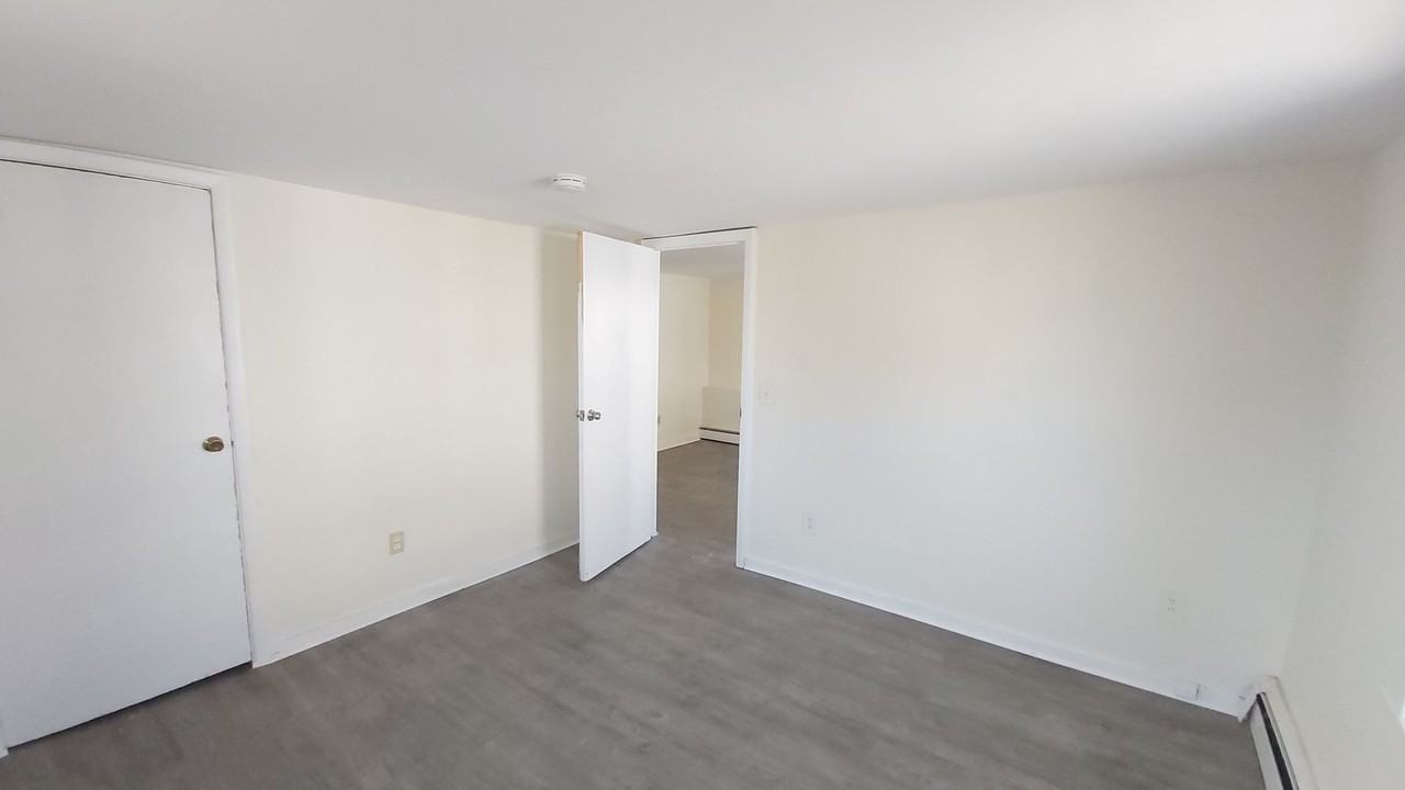 123 Railroad St - Photo 7 of 18