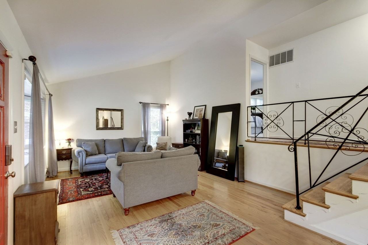 10021 Greenock Rd - Photo 2 of 32