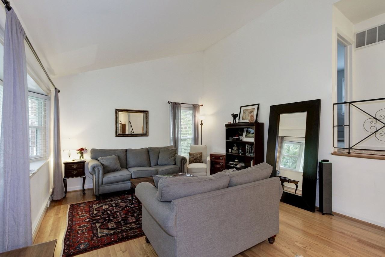 10021 Greenock Rd - Photo 3 of 32