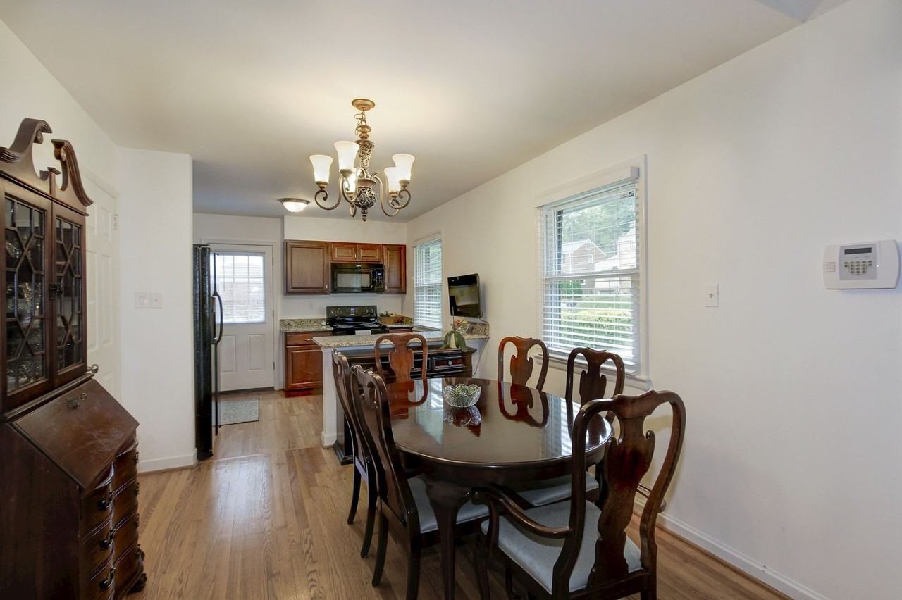 10021 Greenock Rd - Photo 5 of 32