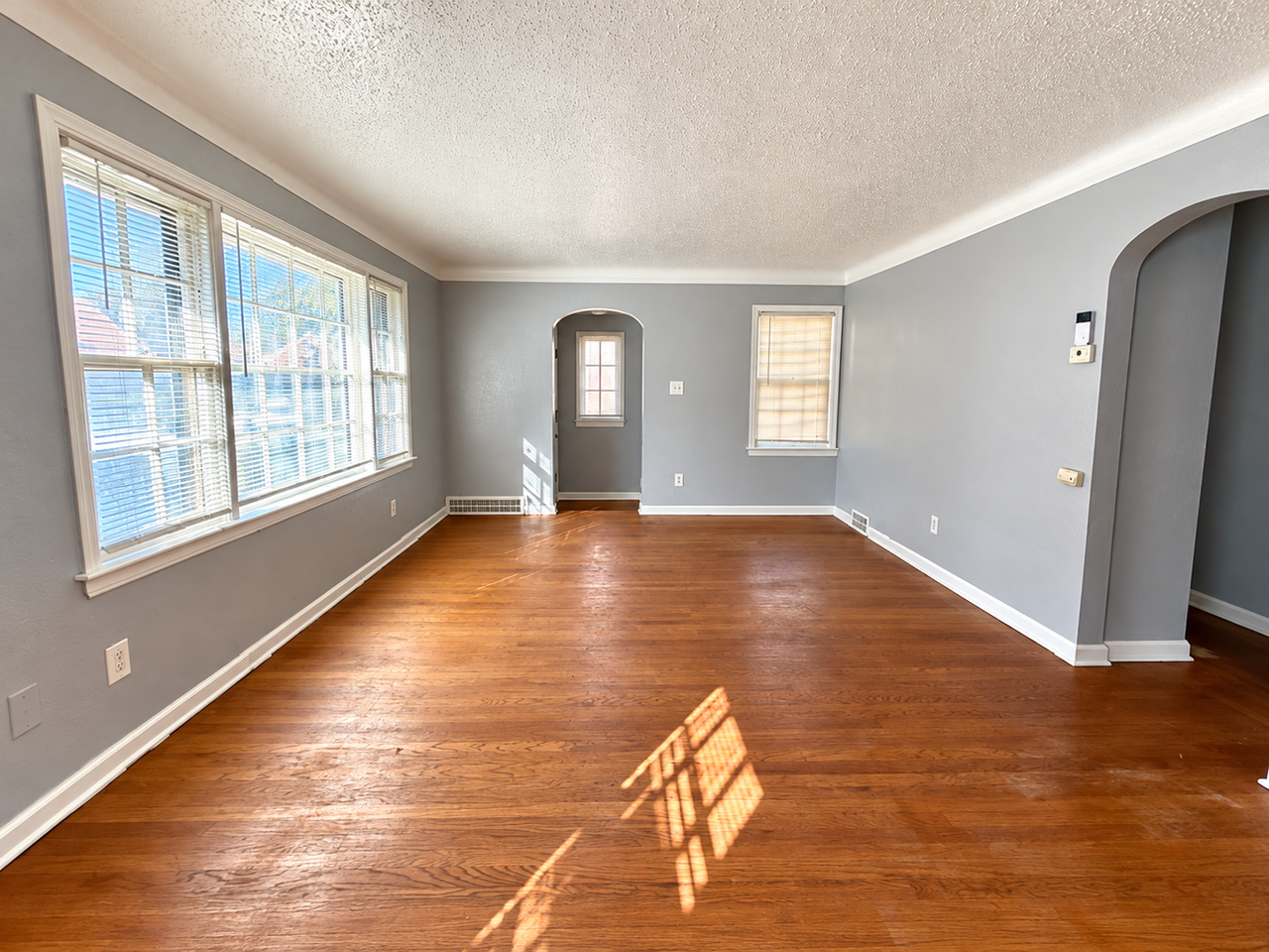 19162 Patton St - Photo 3 of 18