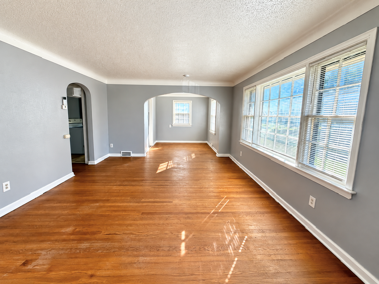 19162 Patton St - Photo 4 of 18