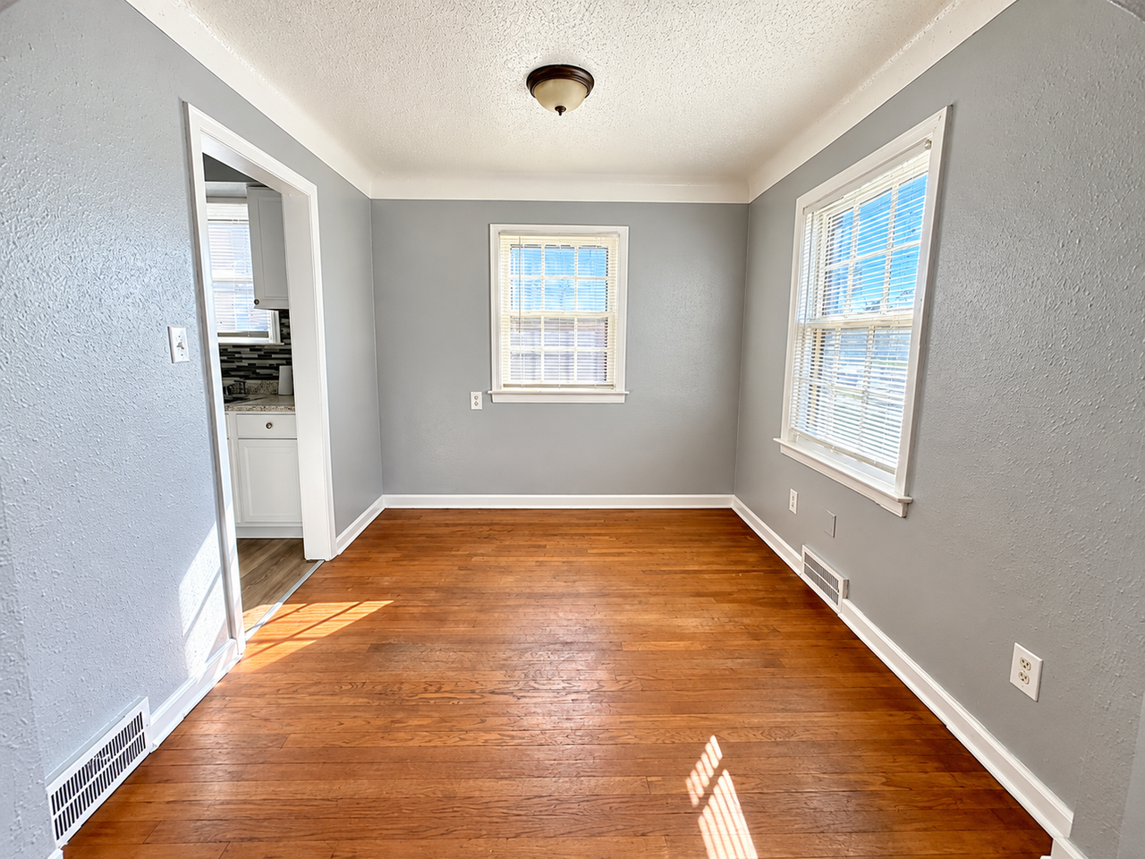 19162 Patton St - Photo 5 of 18