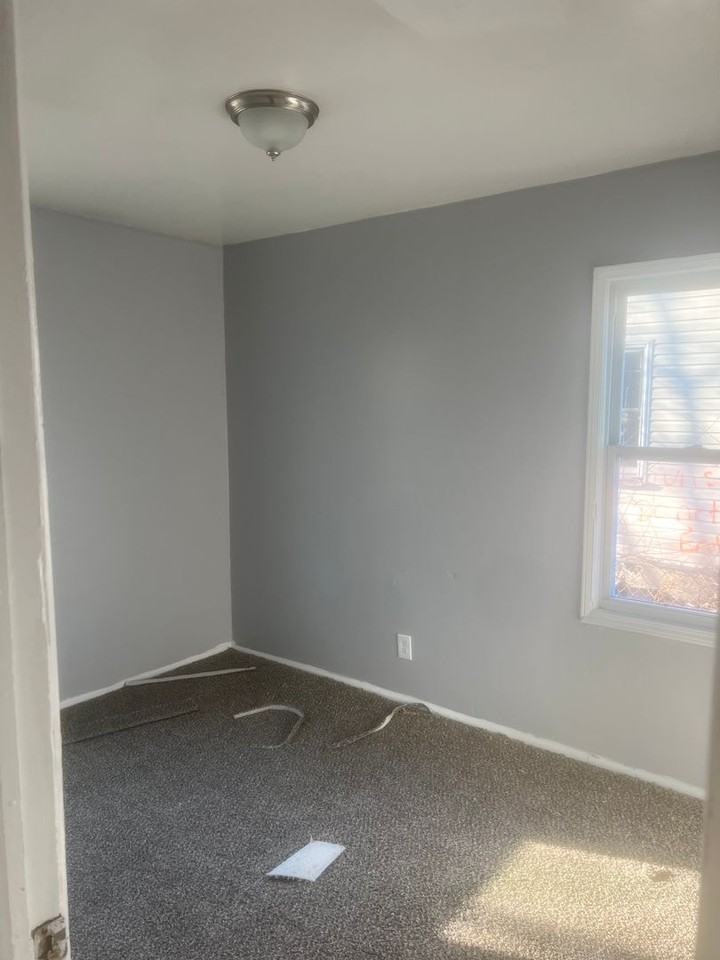 7747 Rosemont Ave - Photo 5 of 6