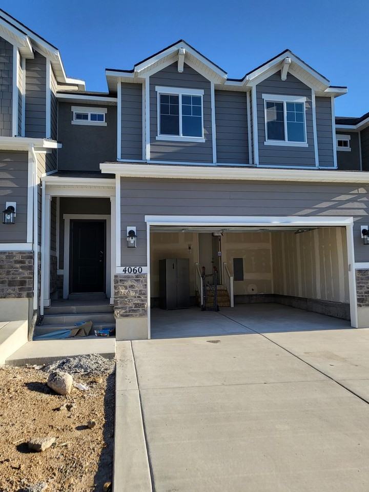 4060 W Harmony Dr - Photo 2 of 25