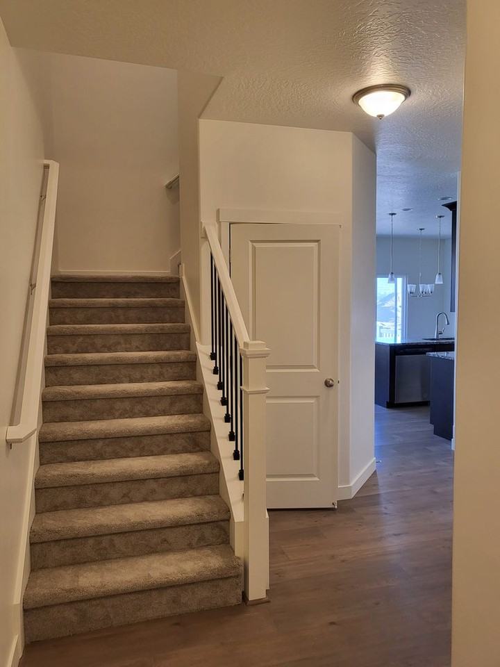 4060 W Harmony Dr - Photo 4 of 25