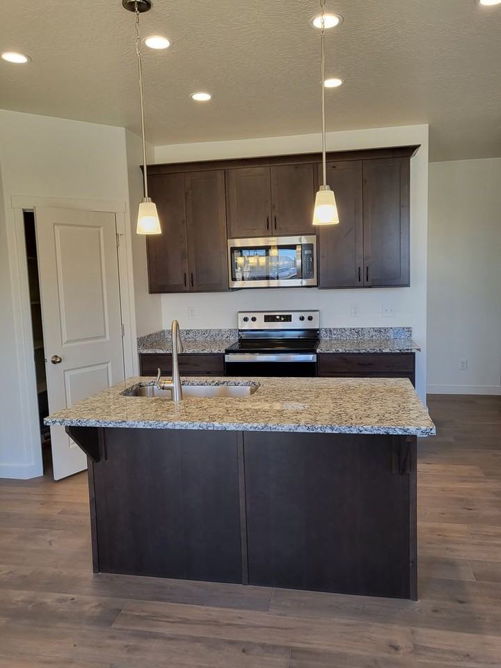4060 W Harmony Dr - Photo 7 of 25