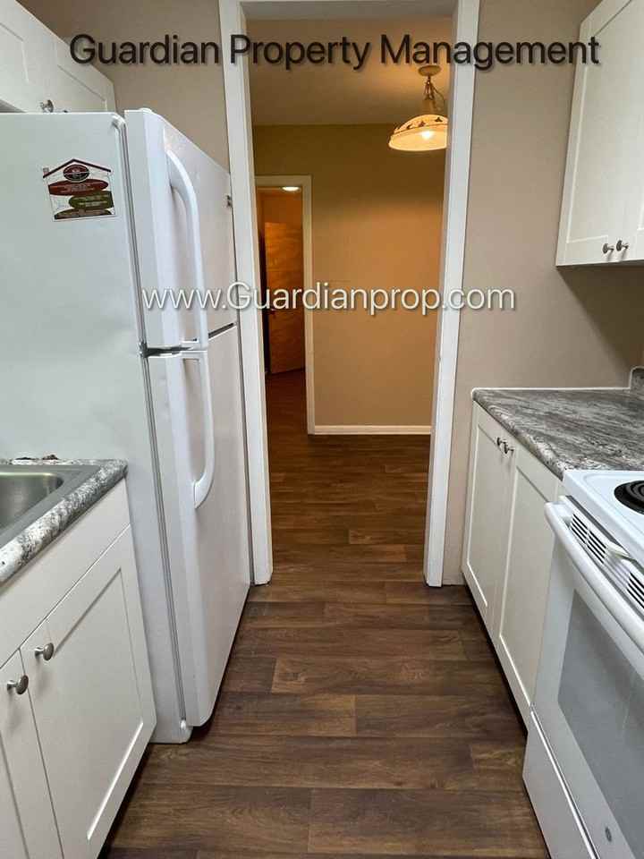 5218 Oregon Ave N - Photo 3 of 19