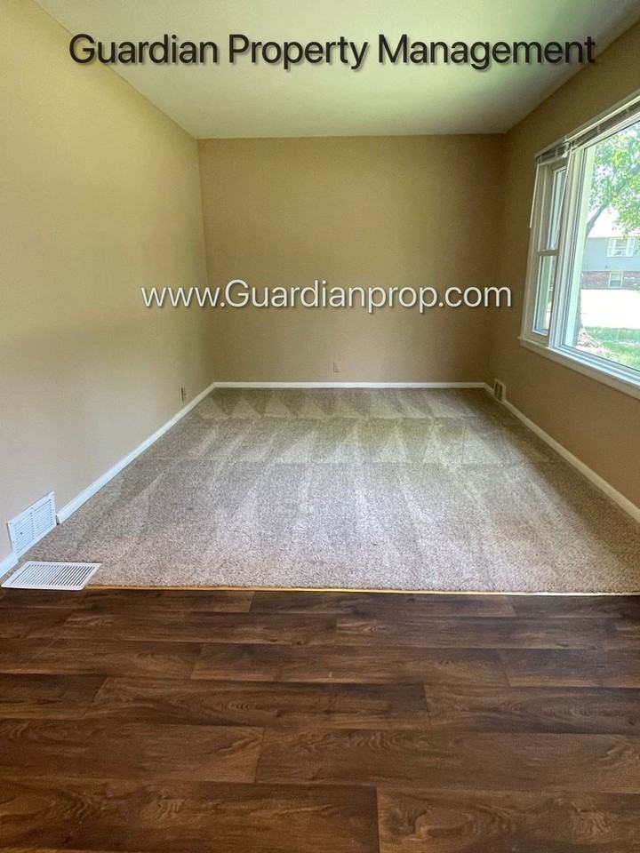 5218 Oregon Ave N - Photo 6 of 19
