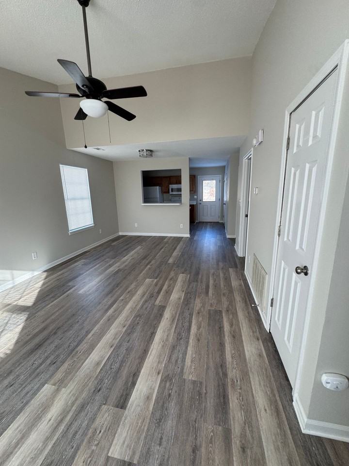 3 bed 2 bath newly remodeled duplex. - Photo 2 of 10