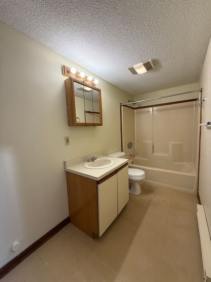100 Bemis Rd - Photo 7 of 8