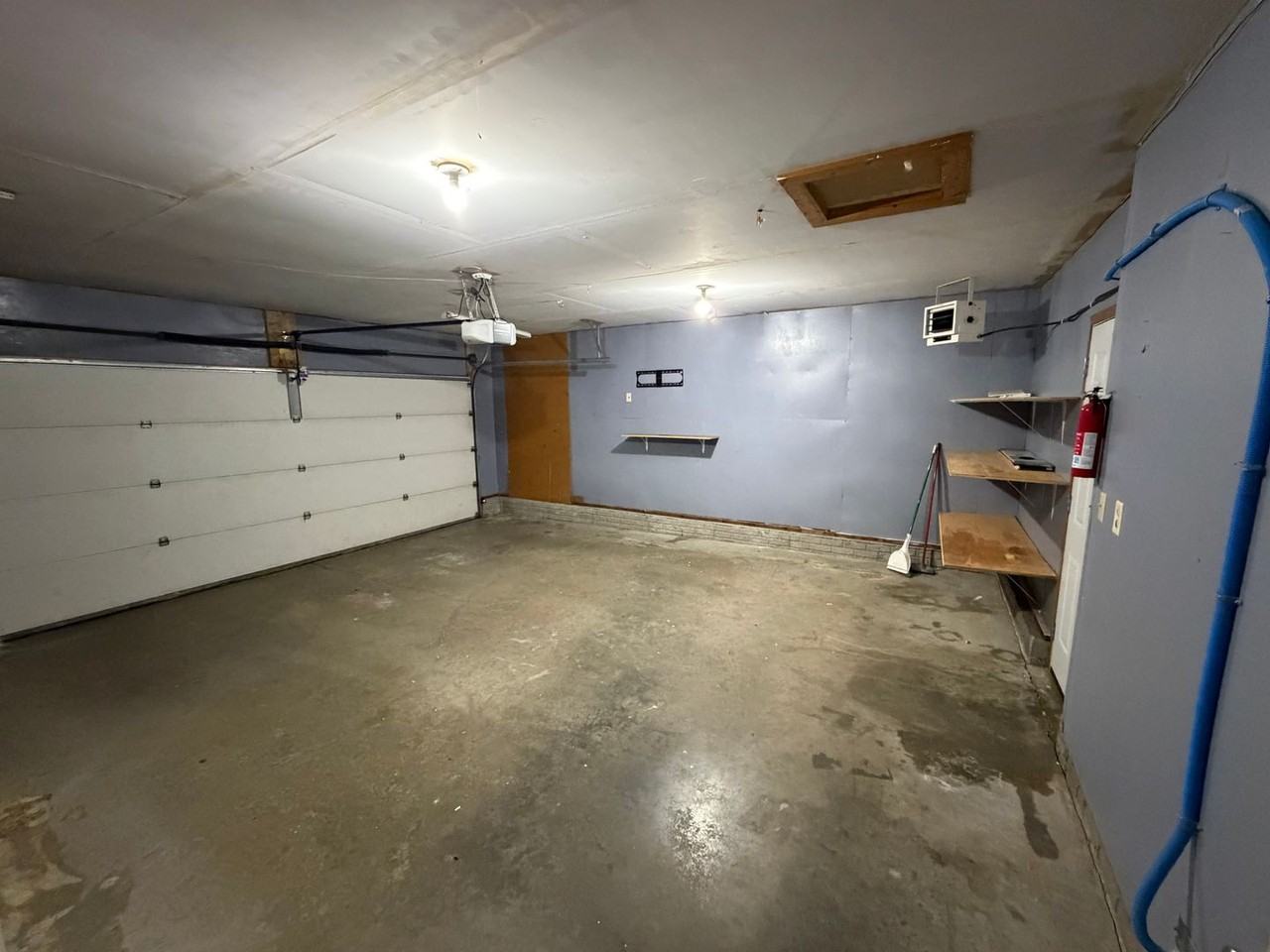 2211 E Sylvan Cir - Photo 3 of 24