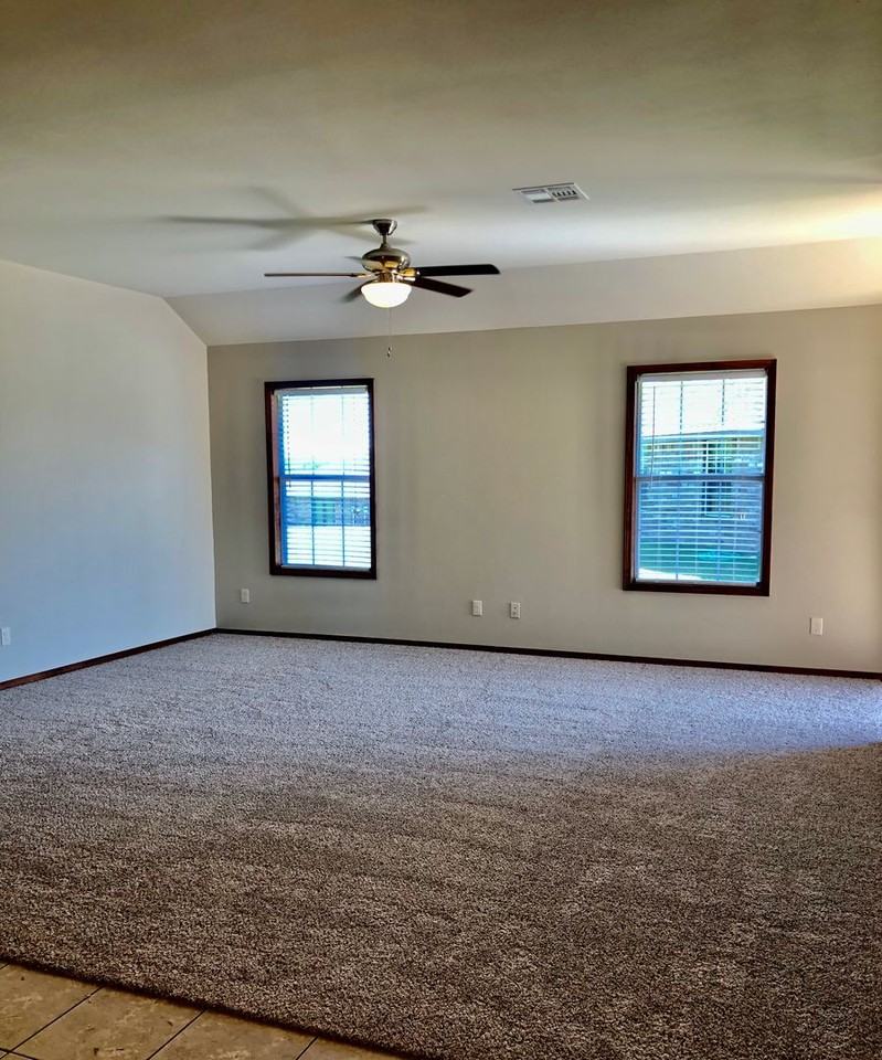 2310 S Teal St - Photo 2 of 35